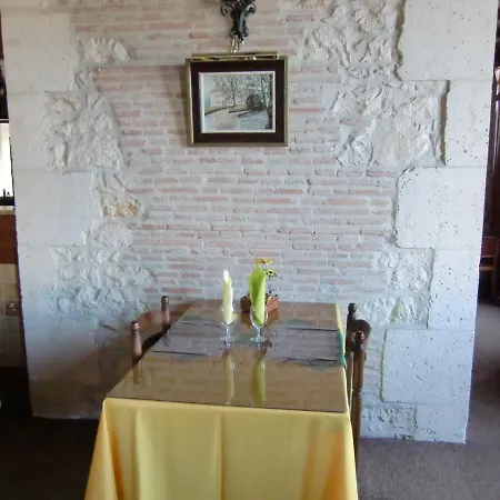 Auberivieres Hotel La Rochefoucauld